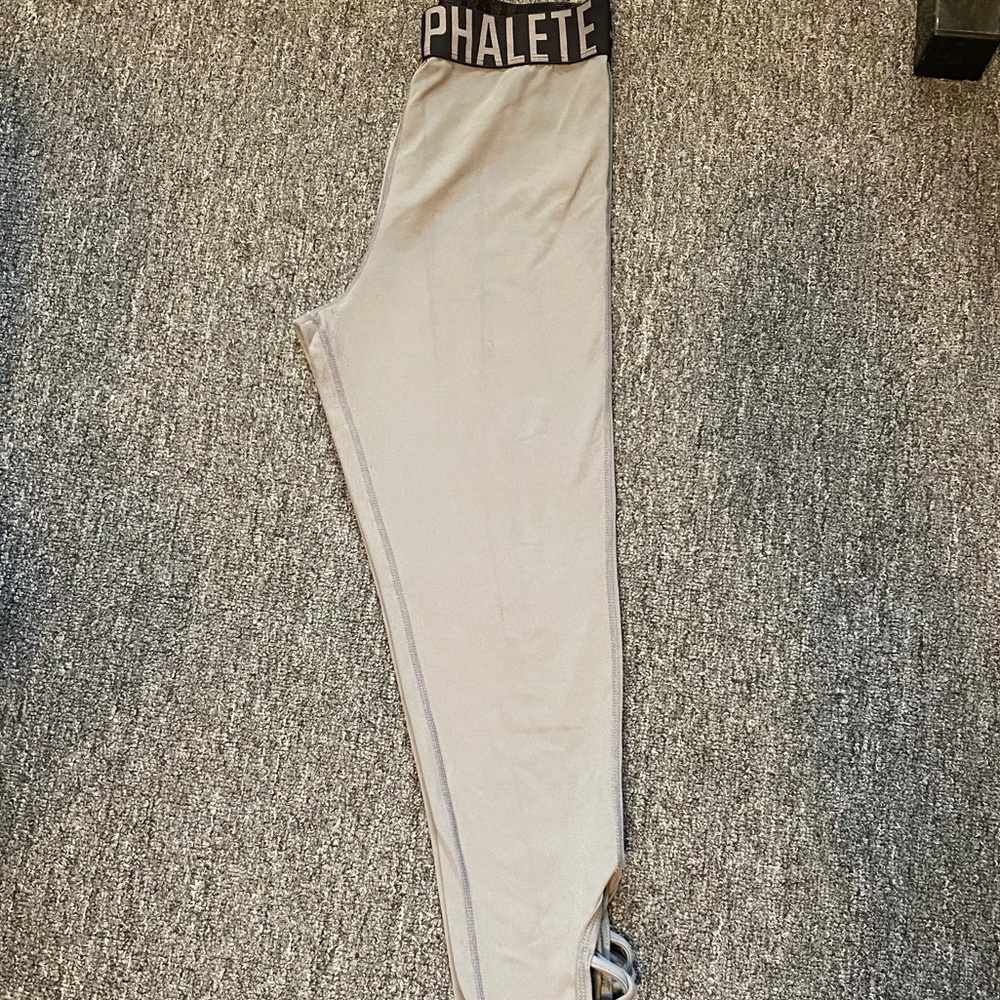 Alphalete crisscross cutout leggings